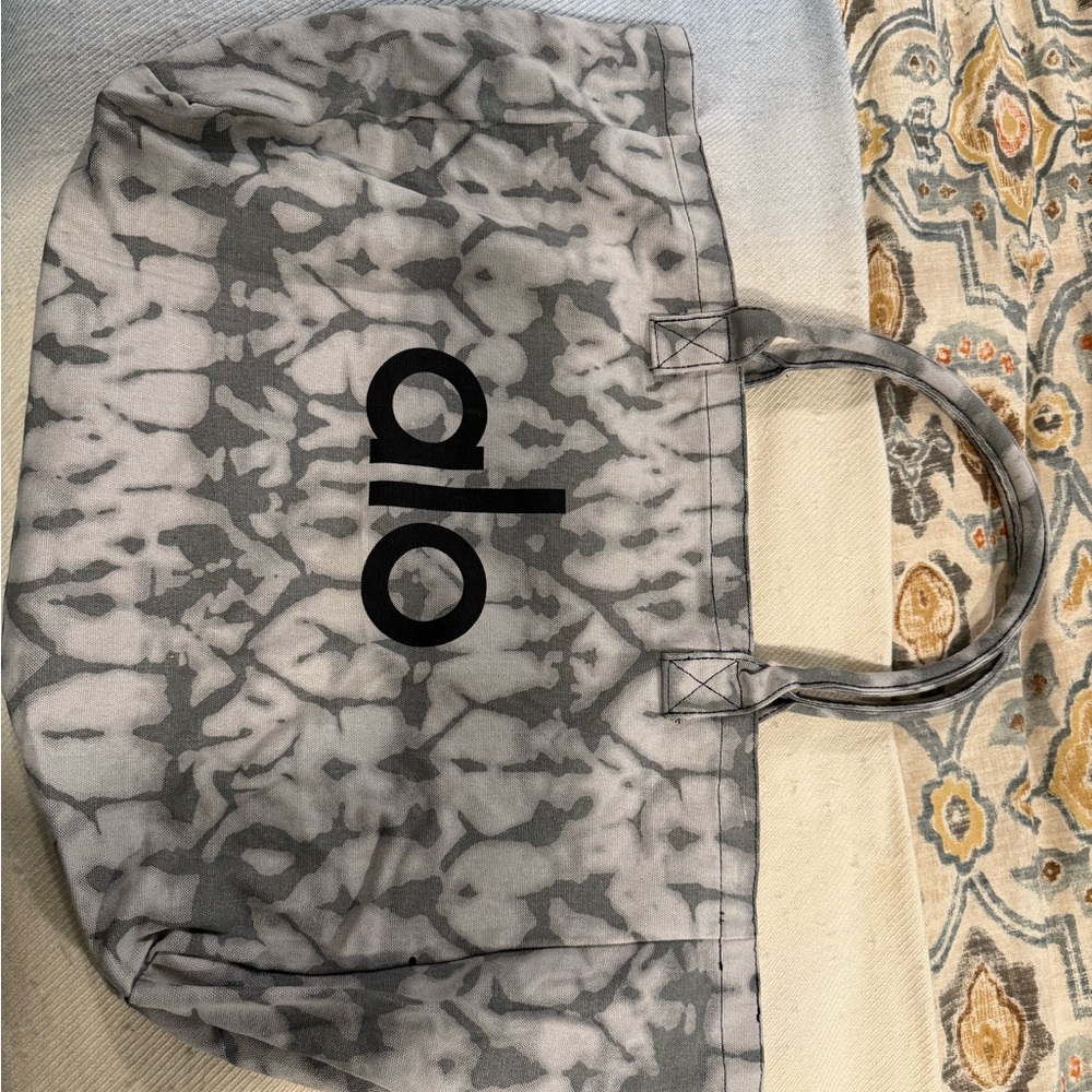 ALO Yoga Gray Tie-Dye Canvas Tote with Black Logo